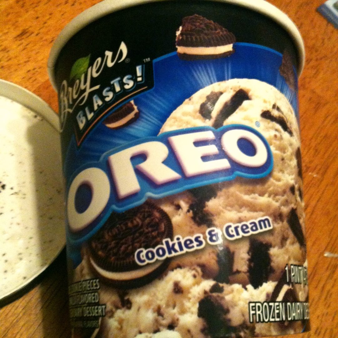 Ice Cream Review: Breyers Blasts Oreo Cookies and Cream